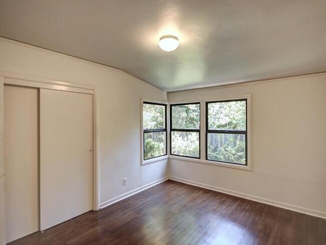Building Photo - 1417 2nd Ave