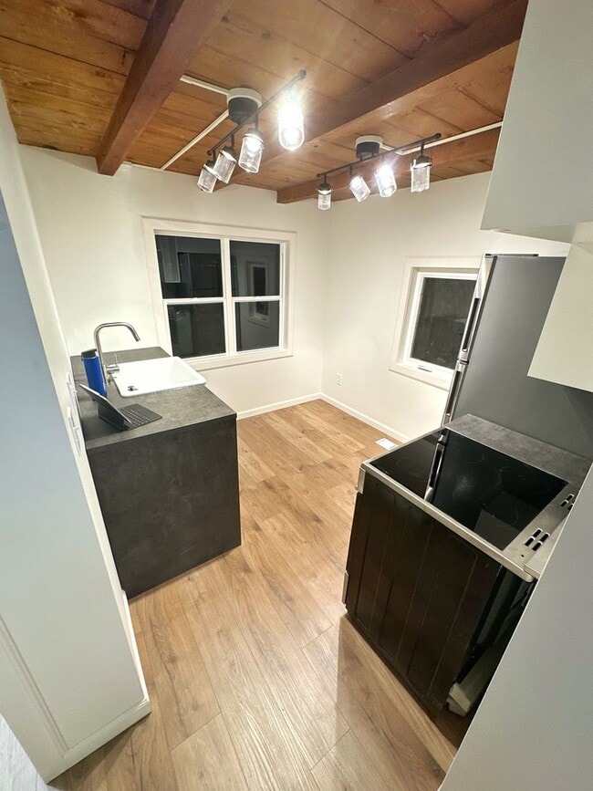 Building Photo - Fully Remodled Cabin in Palmer Lake with A...
