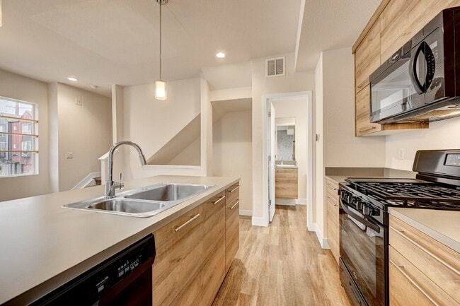 Building Photo - $2,695.95- 3 bed, 3.5 bath located in Lakewood with AC, and In Unit Laundry!