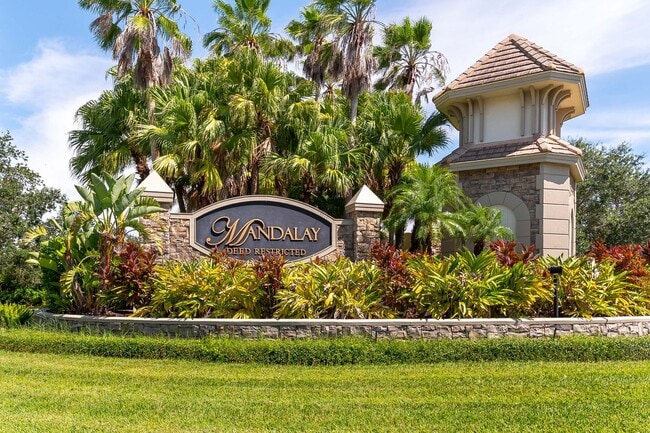 Building Photo - 4 Bed / 3 Bath Unfurnished Family Home wit...