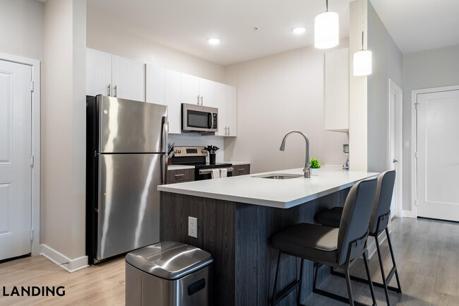 Building Photo - 100 Lexington St