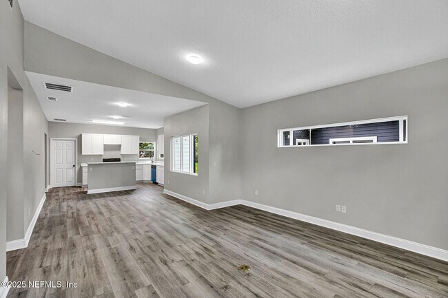 Building Photo - 938 Alderside St