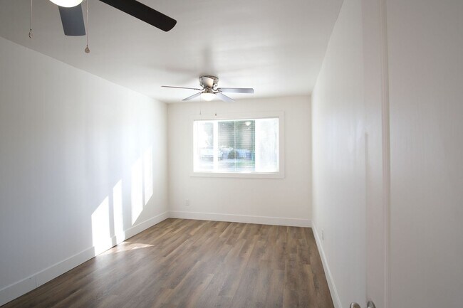 Building Photo - 3 Bedroom 1 Bath -COMING SOON