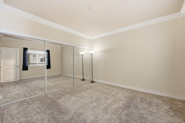 Building Photo - Luxury 1-Bedroom Rental in Guard-Gated Meridian – Walk to the Strip!