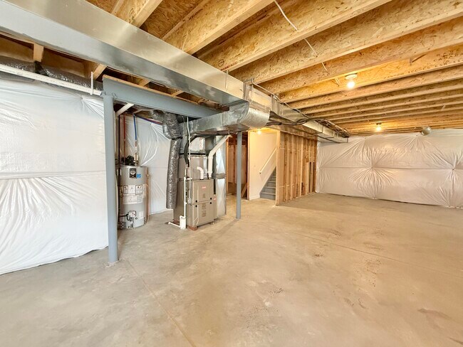 Building Photo - 6394 S Trailwoods Dr