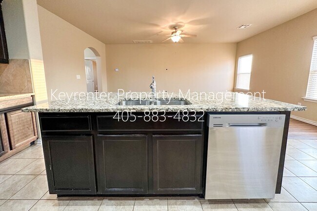 Building Photo - Stunning 5BD, 2 1/2 BTH Home Seconds away from John Kilpatrick Turnpike in YUKON!