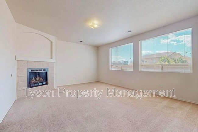 Building Photo - 2420 Falesco Dr SE
