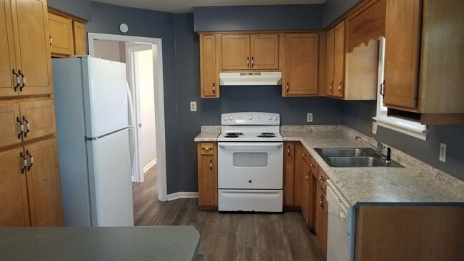 Building Photo - 3 Bedroom/2 Bath Home in North Lowndes