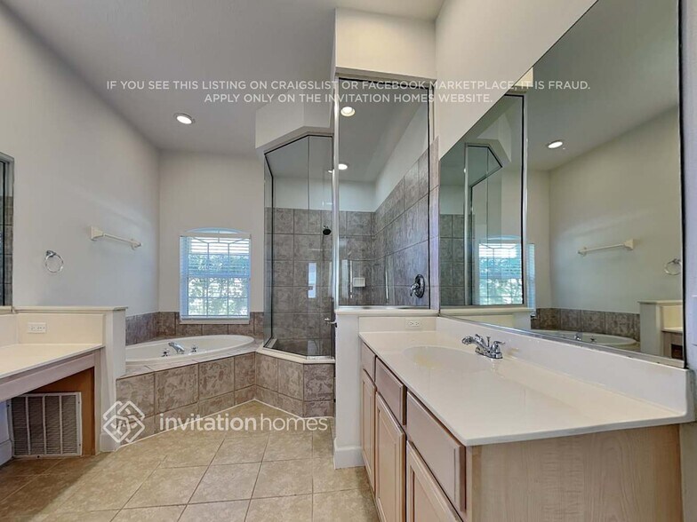 Building Photo - 11102 Hyacinth Pl