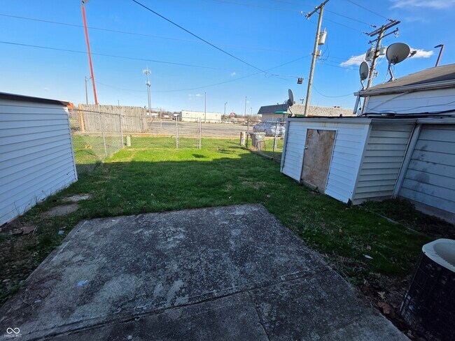 Building Photo - 3815 Biscayne Rd