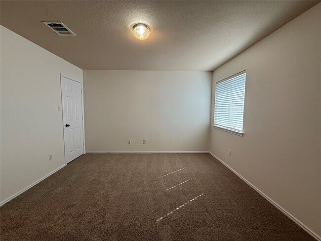 Building Photo - 104 Lava Bed Dr