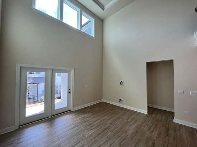 Building Photo - 704 Toulouse Ct