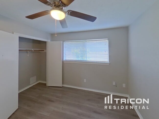Building Photo - 10144 Desert Willow Dr