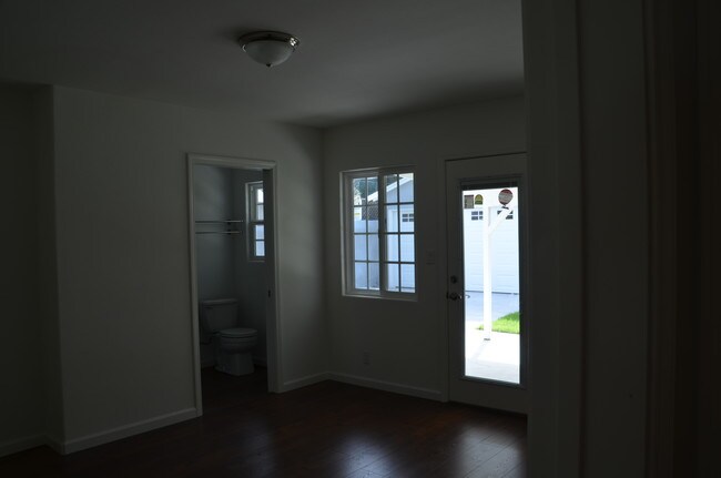 Building Photo - 22126 Del Valle St