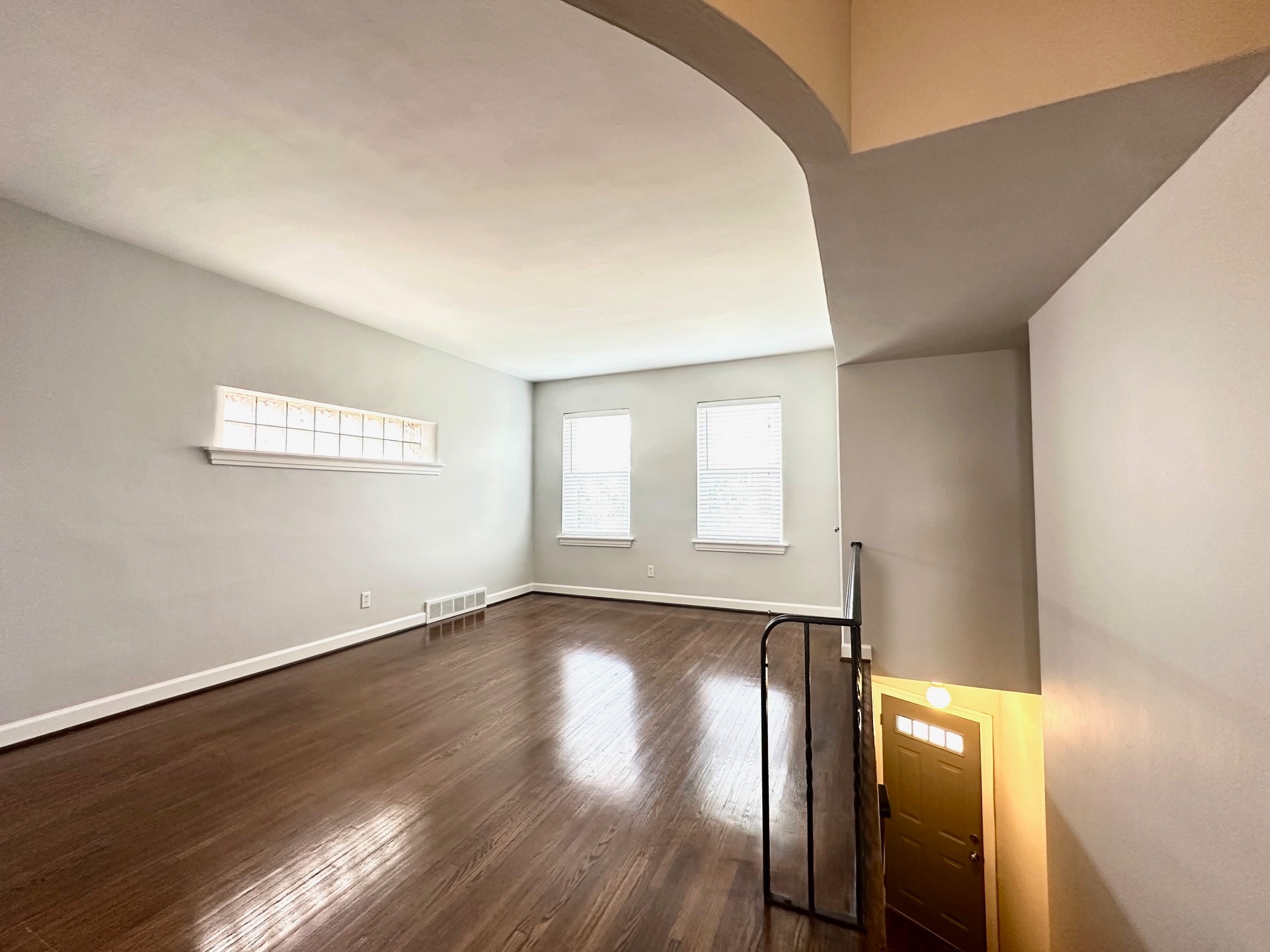 Building Photo - 4633 Jamieson Ave