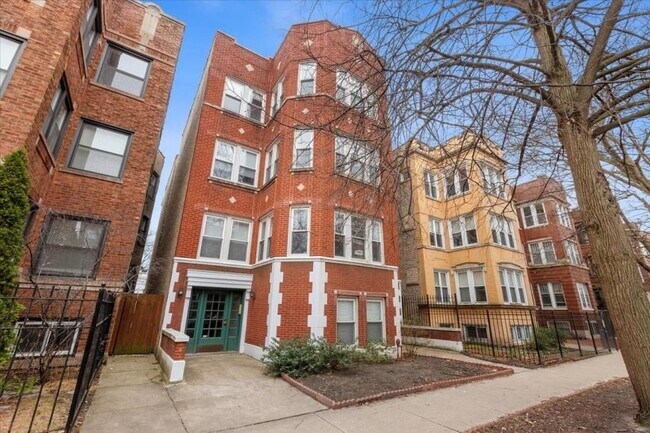 Building Photo - 4 bedroom in Chicago IL 60626
