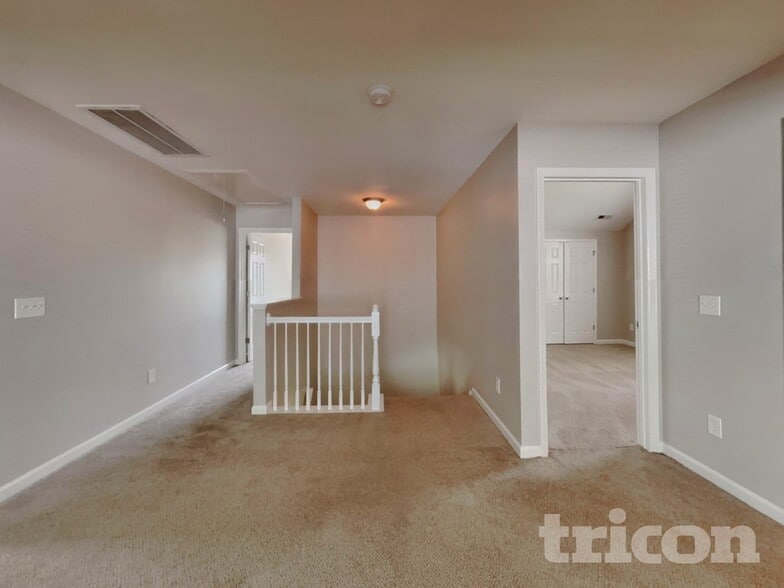 Building Photo - 851 Red Oak Tree Dr