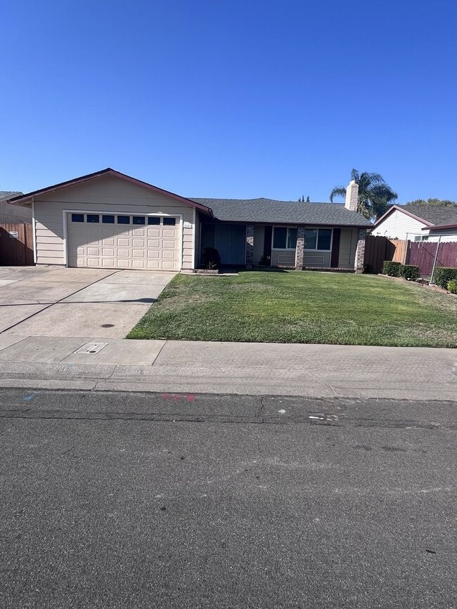 Primary Photo - NICE UPDATED HOME IN SACRAMENTO!!