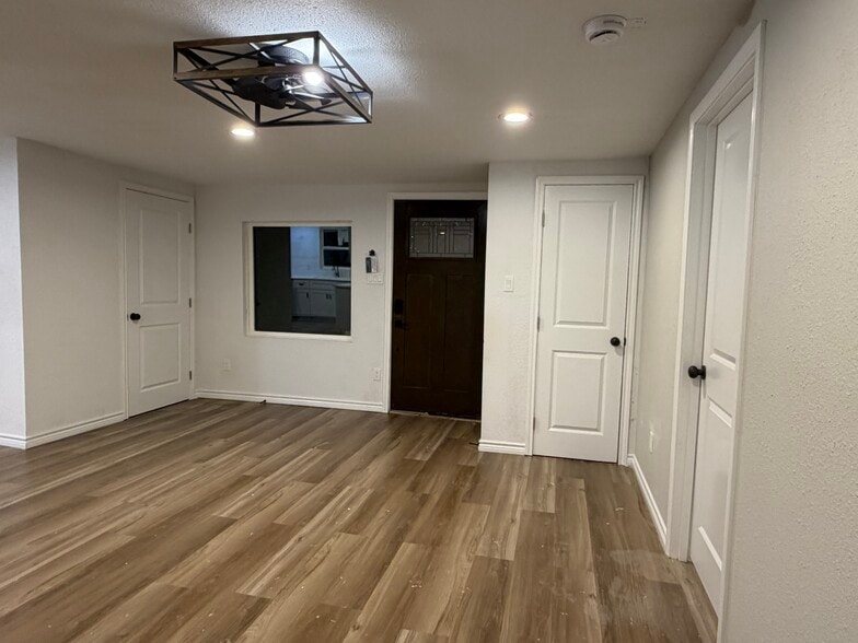 Building Photo - 2006 Cates St