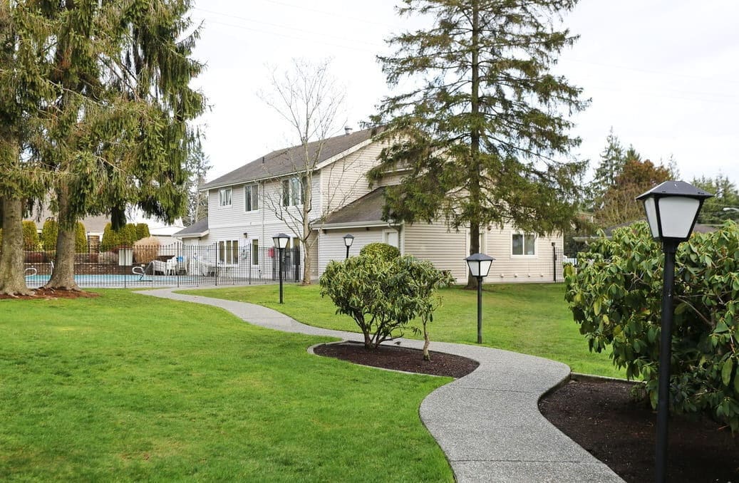 Building Photo - Bluffs at Evergreen