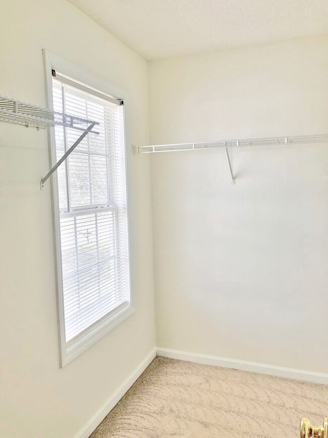 Building Photo - APPLICATION RECEIVED! Beautiful Must See 3 Bedroom with Deck and Garage, minutes from Duke!