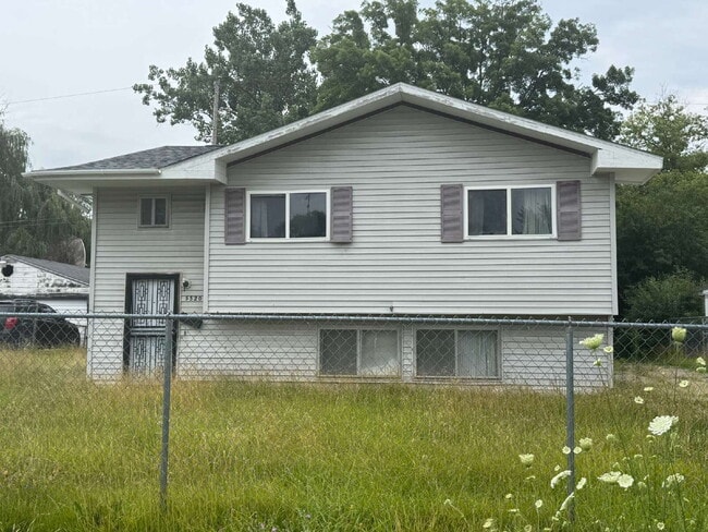 Building Photo - 5520 Bermuda Ln