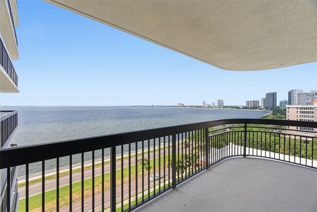 Building Photo - 2413 Bayshore Blvd