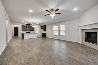 Building Photo - 504 Paloma St