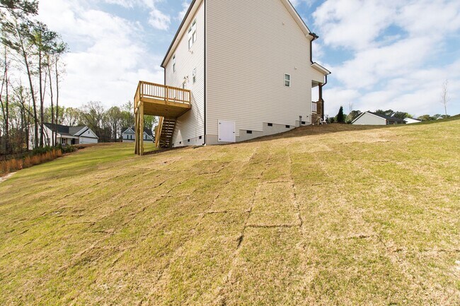 Building Photo - Modern and Charming 3-Bedroom Cul-de-Sac Home in Clayton!