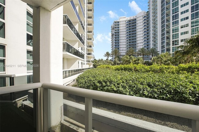 Building Photo - 10275 Collins Ave