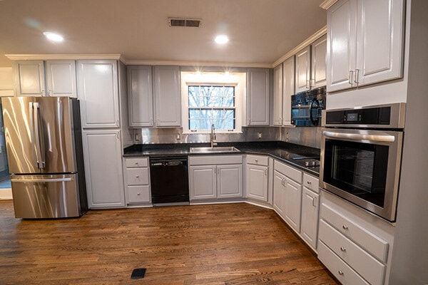 Building Photo - 4900 Jonquil Dr