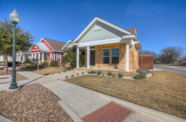 Building Photo - 916 Hudson Ln