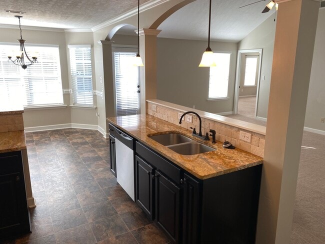 Building Photo - 2022 Hatton Ct