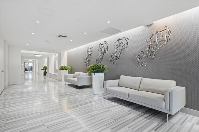 Building Photo - 3030 NE 188th St