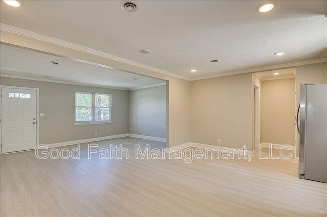 Building Photo - 4022 Windridge Dr