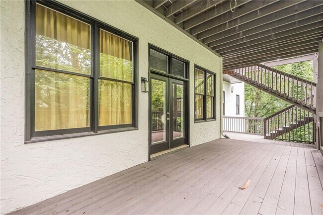 Building Photo - 700 S Brighton Ct
