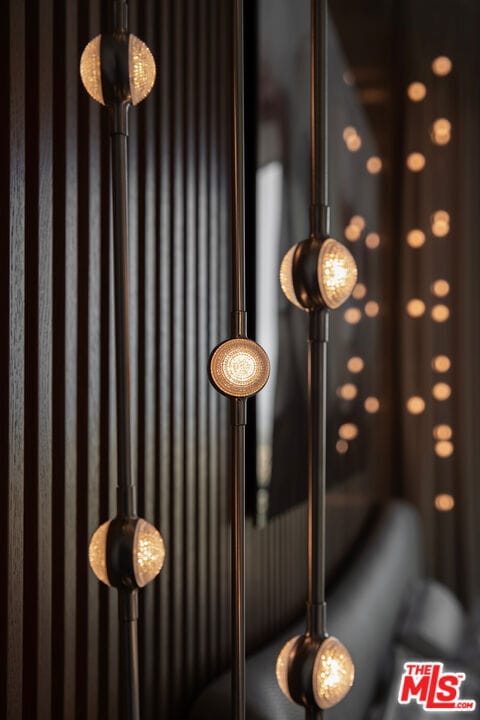 Building Photo - 211 Elm Ct