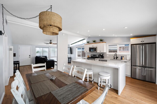 Building Photo - 2407 Pierpont Blvd