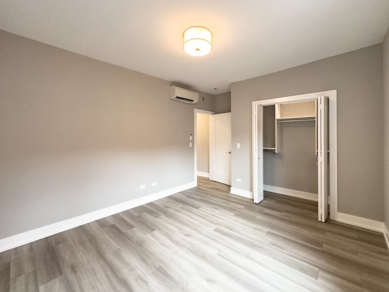 Building Photo - 3951 N Janssen Ave