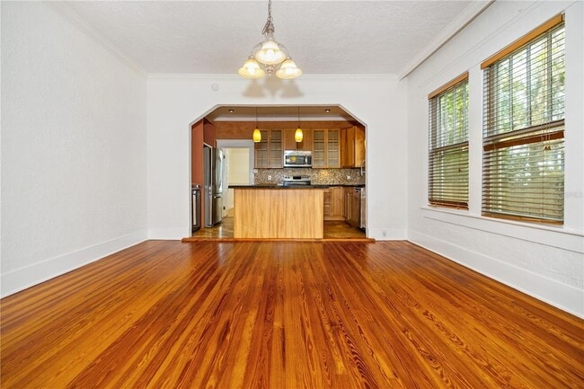 Building Photo - 113 W Powhatan Ave