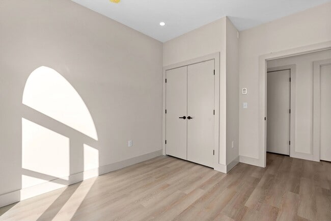 Building Photo - 453 Franklin St