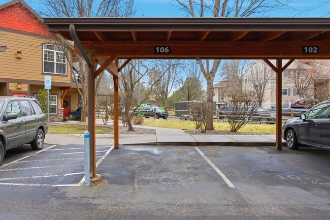 Building Photo - *PET FRIENDLY* 2 Bed 2 Bath Condo