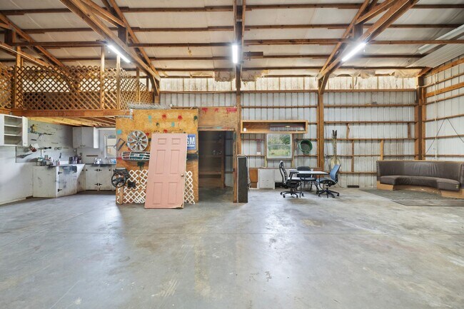 Building Photo - 17951 Dangler Rd