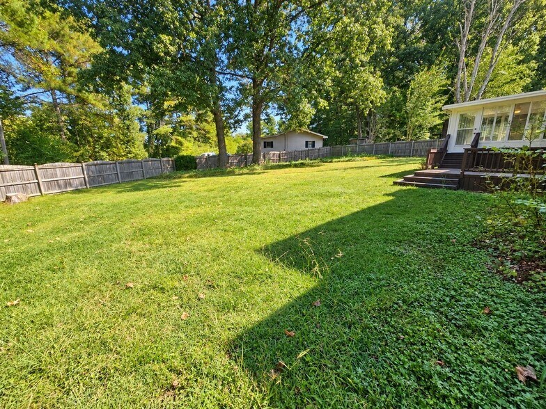 Building Photo - 492 Foster Dr