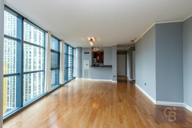 Building Photo - 2 bedroom in CHICAGO IL 60601