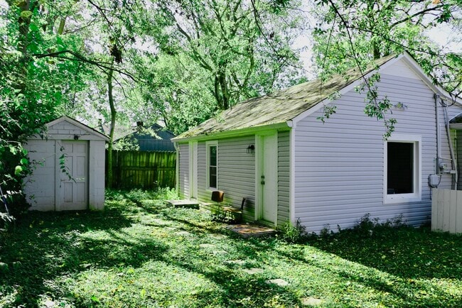 Building Photo - 114 Lucile St