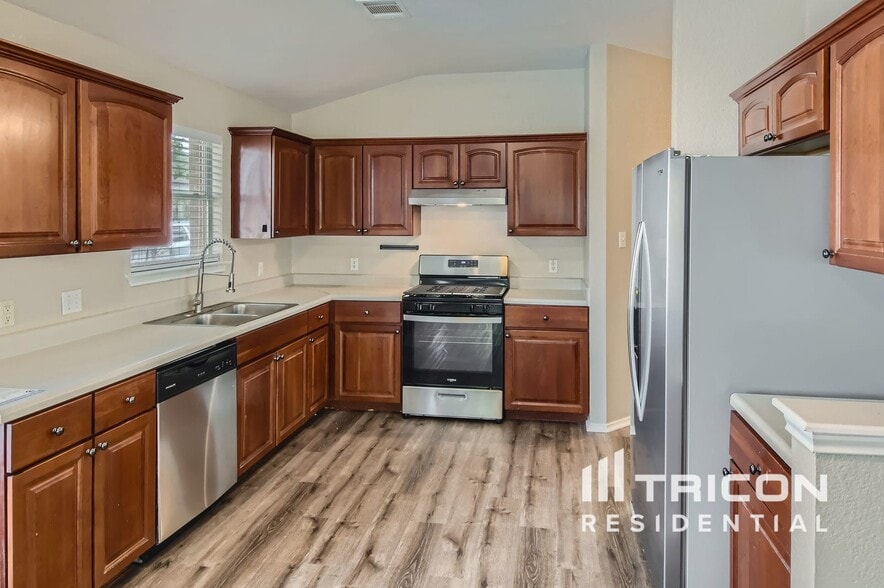 Building Photo - 1411 Catalina Dr