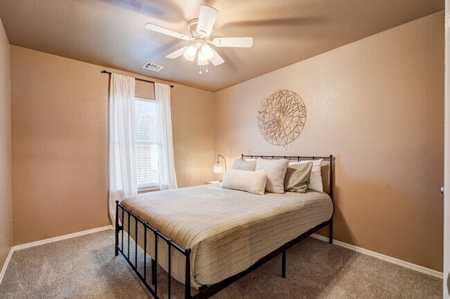 Building Photo - Fully Furnished in Owasso