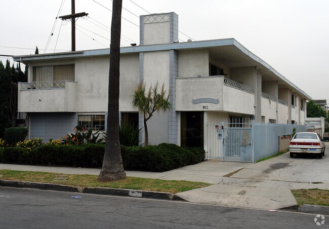 Primary Photo - 912 E. La Palma Dr.