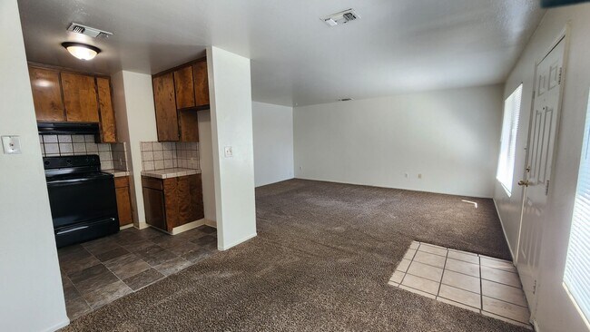 Building Photo - 7004 N Half Moon Dr